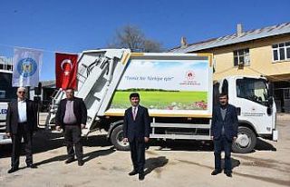 Tufanbeyli’ye yeni çöp araçları