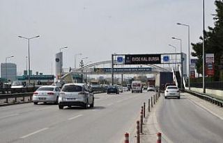 Tüm ışıklar "Evde Kal" diyor