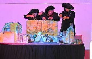 Türkiye’nin tek kukla tiyatrosu çocuklar için...