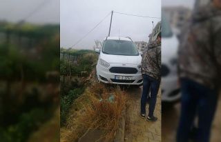 Uçuruma düşmekten son anda kurtuldu