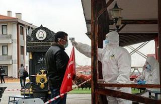 Ukrayna’dan gelen 88 tır şoförü Sakarya’da...