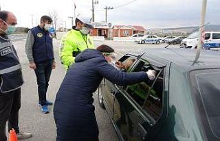 Uşak giriş ve çıkışları polis tarafından kontrol...
