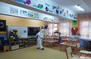 Uşak’taki okullarda virüs önlemi alınmaya başladı