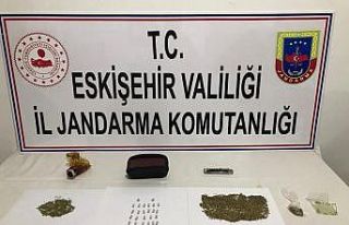 Uyuşturucu madde ticareti yapmak ve bulundurmak suçlarından...