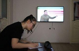 Uzaktan eğitim alan öğrenciler süreçten memnun