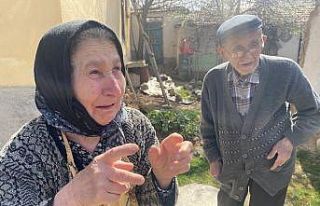 ‘Üzümlerini’ paylaşacak çocuklarını bekliyor