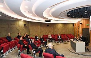 Vali Demirtaş, market temsilcileri ile bir araya...