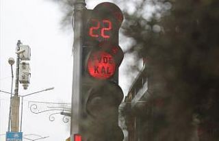 Van’daki trafik ışıkları ’Evde kal’ dedi