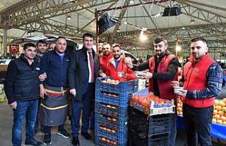 Vatandaş Dündar’ı bağrına bastı