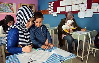 Veliler birbirleriyle yarıştı