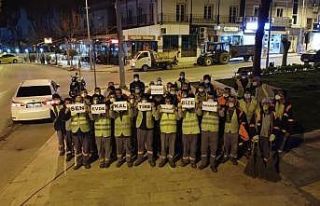 Virüsle mücadele önemli rol oynayan temizlik işçilerinden...