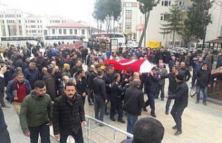 Yangında hayatını kaybeden itfaiyeci toprağa verildi