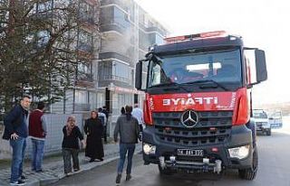 Yangında mahsur kalanları itfaiye kurtardı