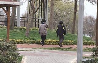 Yasağa rağmen Avcılar Sahili’nde sabah koşuları