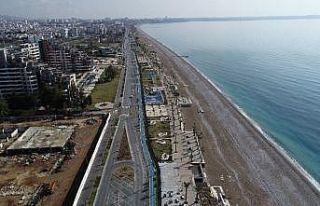 Yasak sonrası dünyaca ünlü sahil ıssızlığa...