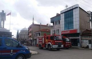 Yaşlı adamı alevlerin arasından itfaiye kurtardı