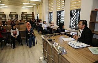 Yazar Kurtoğlu Karaköprülülerle buluştu