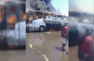 Yemen’de otobüs yandı: 3 ölü, 7 yaralı