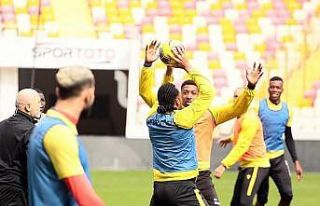 Yeni Malatyaspor, Konya maçının taktik provasını...