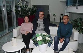 Yerleşik İsveçli ailenin hasta bebeğinin bakım...