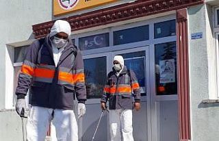 Yunak’ta korona virüsüne karşı ilaçlama çalışmaları...