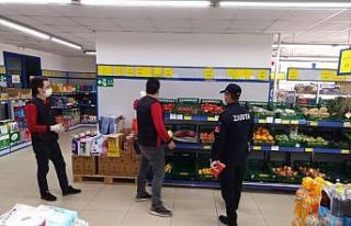Zabıta ekipleri marketleri denetledi