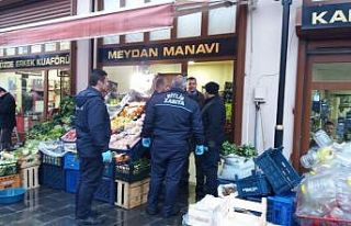 Zabıta ekiplerinin korona virüs mesaisi sürüyor