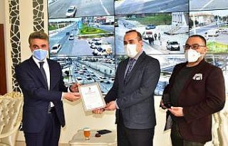 10 kez kan bağışladı bronz madalya ve berat aldı