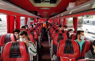 14 günlük karantina süresi dolan öğrenciler evlerine...