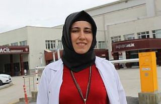20 gündür çocuklarını görmeyen doktordan duygulandıran...