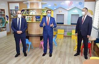 23 Nisan Çocuk Kütüphanesi Biga’da açıldı