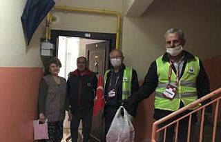 23 Nisan’da evine giderek doğum gününü kutladılar
