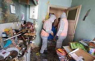 2 kamyon çöp çıktı