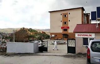 35 kişide korona virüs tespit edilen huzurevi karantinaya...