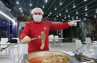 3 günlük kısıtlama öncesi Adanalılar soluğu...
