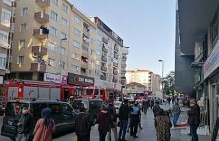 3 katlı binada çıkan yangın paniğe neden oldu