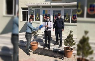 3D yazıcıda ’Yüz koruyucu siperlik’ ürettip...