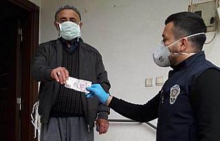 73 Yaşındaki Ali amca, maaşının 200 lirasını...