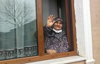 80 yaşındaki Nazmiye nine korona virüsü yendi