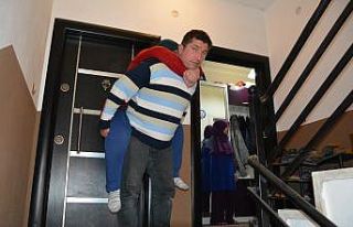 8 yıl önce sabah felç olarak uyandı, annesinin...