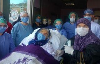 92 yaşında korona virüsü yenen nine hayatını...