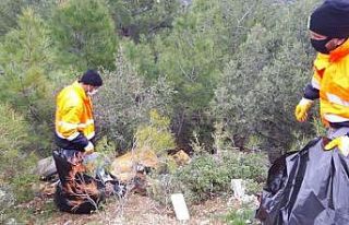 Abbaslık Köy yolunda belediye ekipleri 1 kamyon...