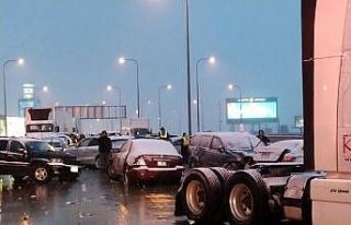 ABD’de zincirleme trafik kazasında yaklaşık 60...