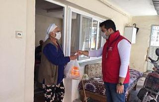 Adana Valiliği sokağa çıkma yasağı sürecinde...