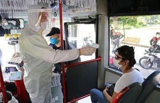 Adana’da sosyal mesafeye uymayanlara ceza kesildi