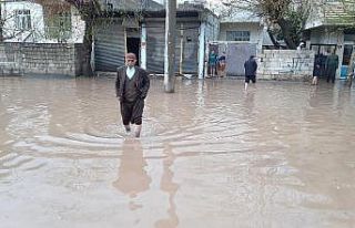 Adıyaman’da yollar göle döndü