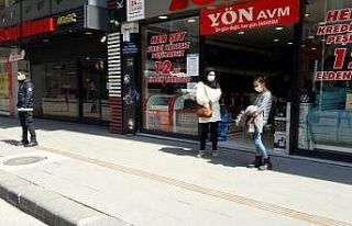 Afgan uyruklu kıza sokağa çıkma cezası