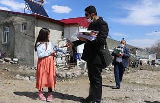 Ağrı’da fedakar öğretmenler, öğrenci ve vatandaşların...