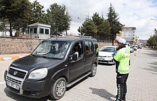 Ahlat’taki trafik ekiplerinden korona virüs uygulaması