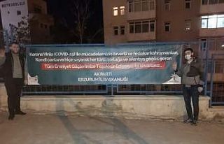 Ak Parti’den anlamlı pankart